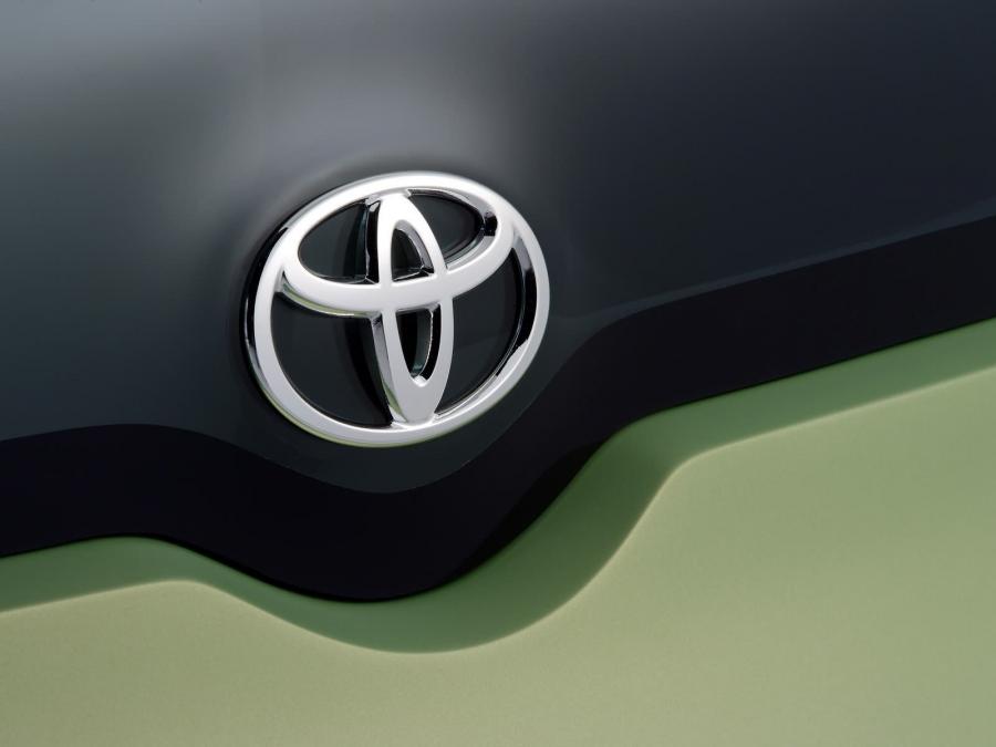  Toyota Urban Cruiser Concept 2006 года  (фото 16 из 34)